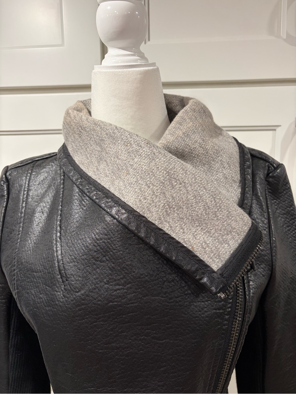Express Black Faux-Leather Moto Jacket with Light Gray Shawl Collar - Picture 5 of 9